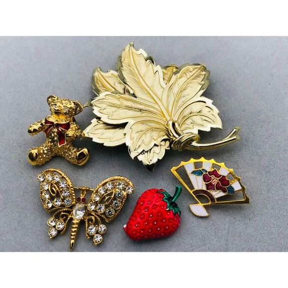 Vintage Gold Tone Brooch Pin Lot of 5 Butterfly Leaf Strawberry Teddy Bear Fan - Picture 1 of 12